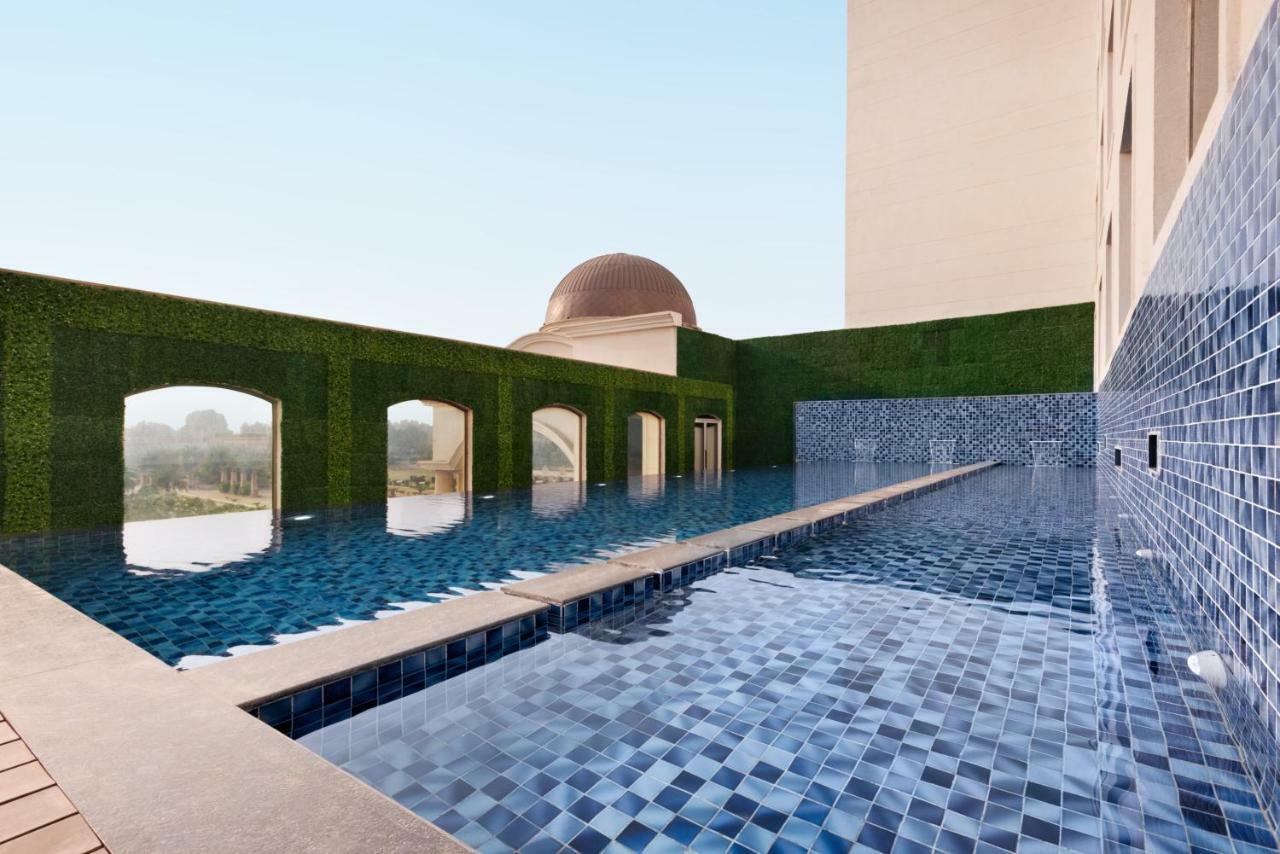 Ramada Plaza By Wyndham Lucknow Hotel Exterior foto